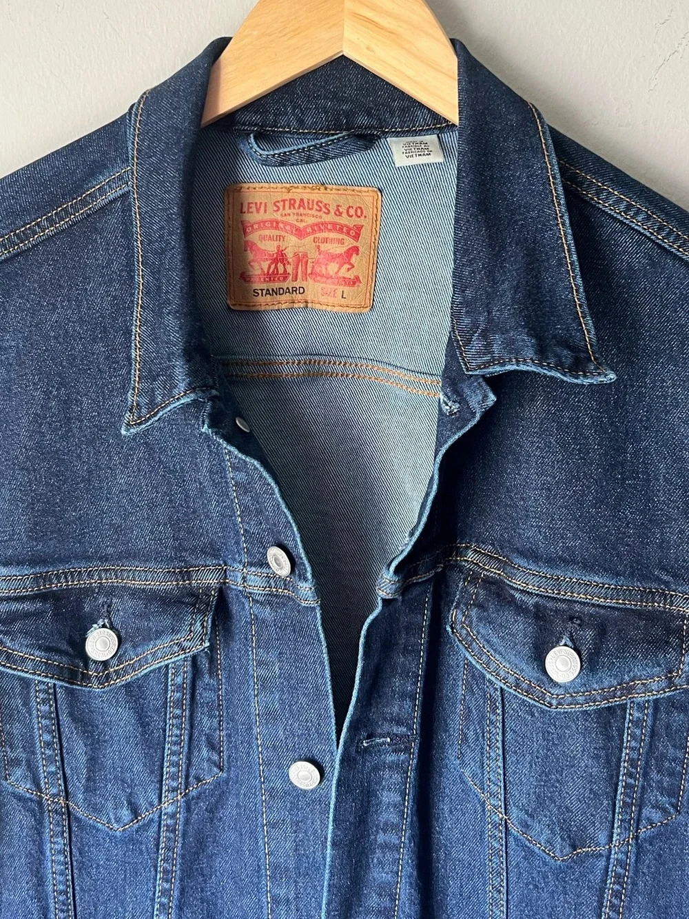 Levi's Men's Indigo Denim Trucker Jacket Size L PRE-OWNED